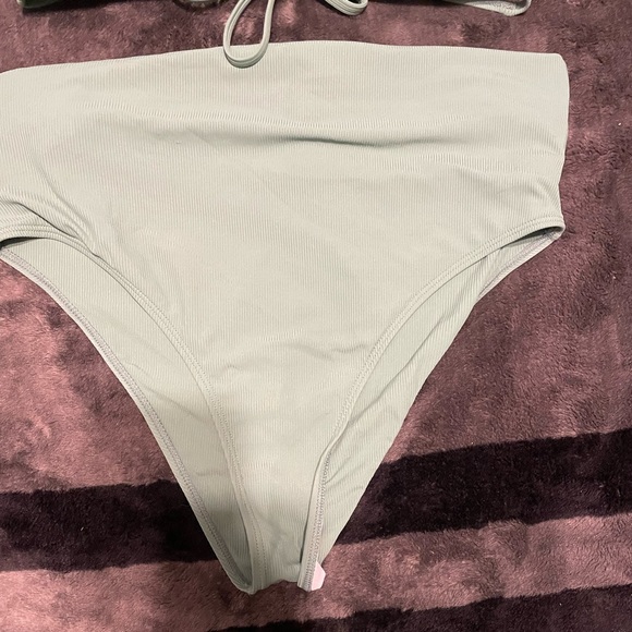 Shein bathing suit - Picture 4 of 4